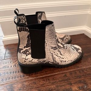 Snake print real leather Chelsea boots size 7